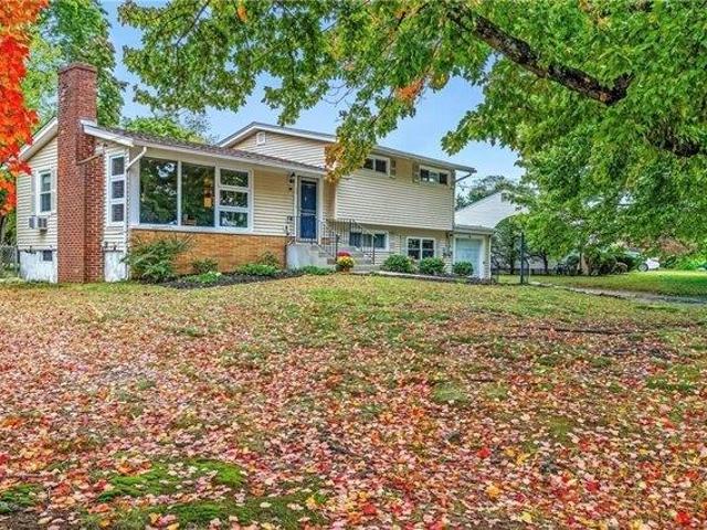 House for sale in Spring Green, Warwick