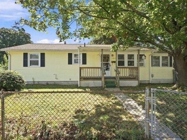 House for sale in Warwick, Kent County