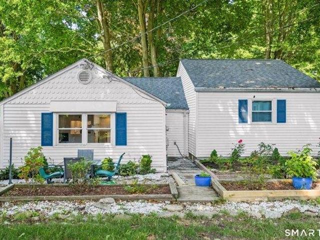 House for sale in Waterford, Connecticut