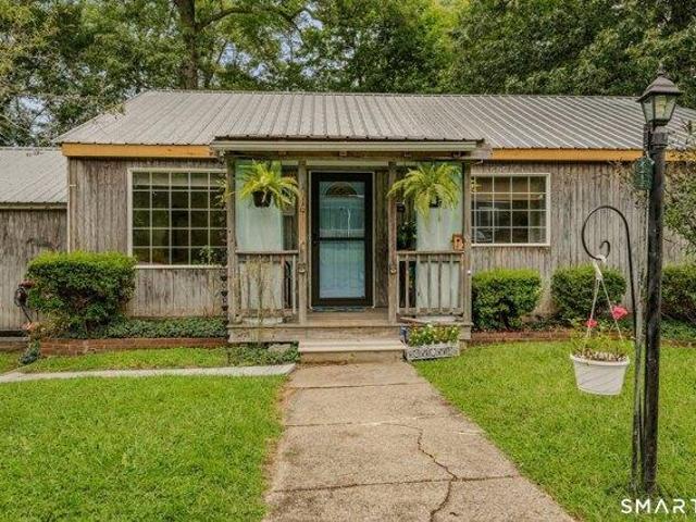 House for sale in Oswegatchie, Waterford