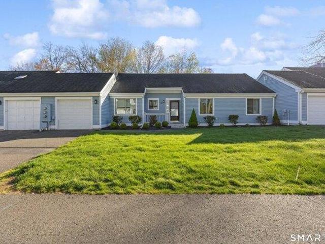 Condo for sale in Oakville, Connecticut