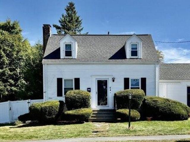House for sale in Waltham, Middlesex County
