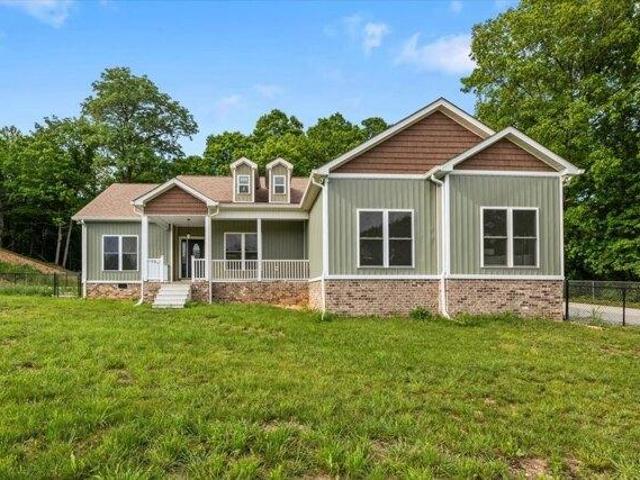 House for sale in Waverly