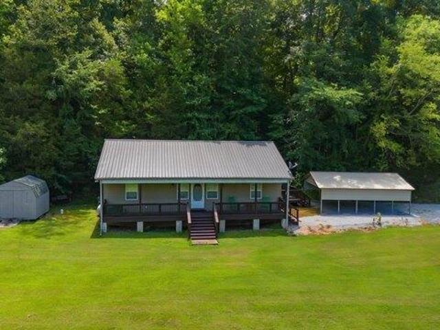 House for sale in Waverly