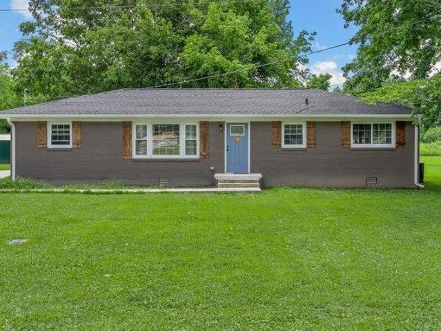 House for sale in Waverly