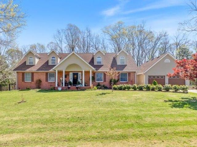 House for sale in Waverly