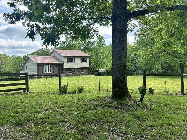 House for sale in Waverly