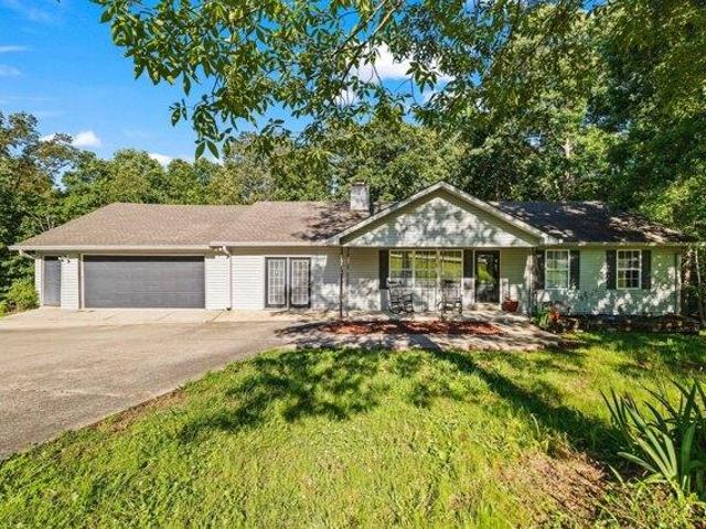 House for sale in Waverly