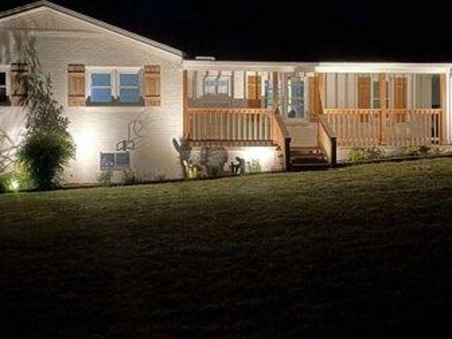 House for sale in Waverly