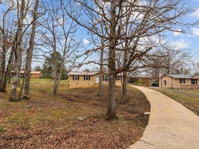 House for sale in Waverly