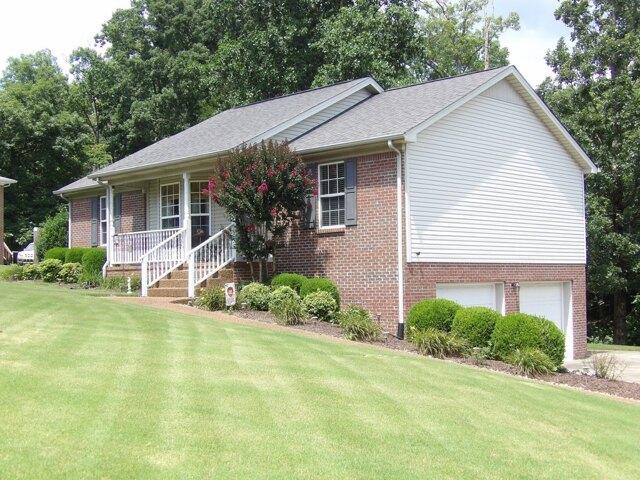 House for sale in Waverly