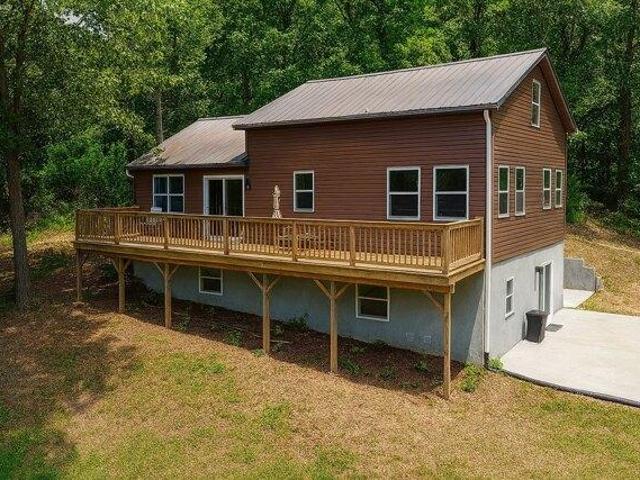 House for sale in Waverly