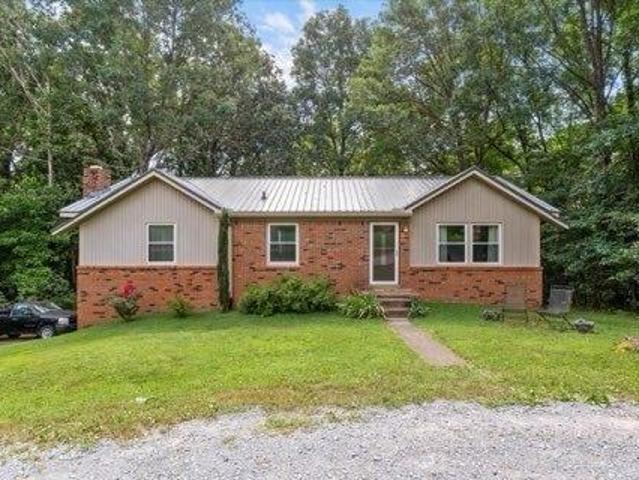 House for sale in Waverly