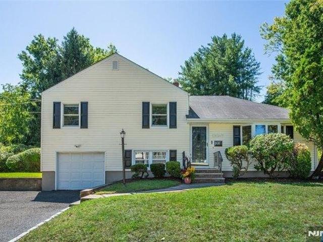 House for sale in Preakness, Wayne