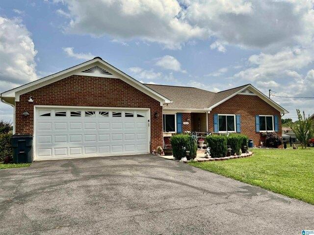House for sale in Weaver