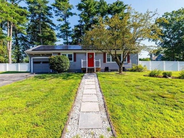 House for sale in Colonial Park, Webster