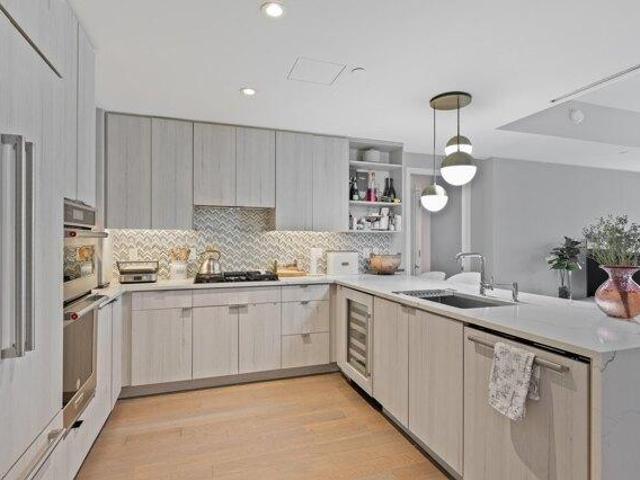 Condo for sale in Hudson, New Jersey