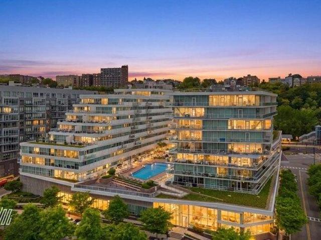 Condo for sale in Weehawken, Hudson County