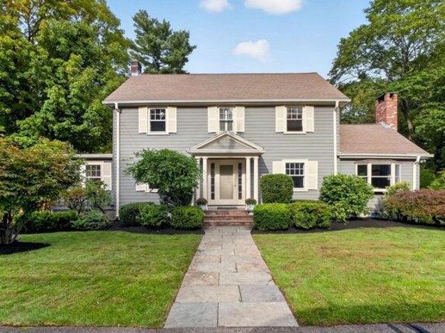 House for sale in Wellesley Hills, Wellesley
