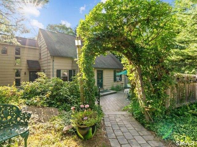 House for sale in Farmington, Connecticut