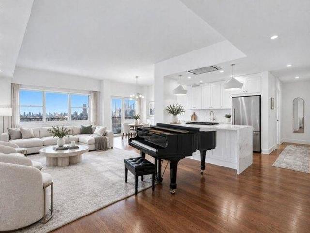 Condo for sale in West New York, Hudson County