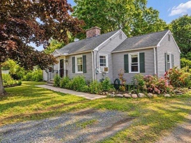 House for sale in Depot Square, Westfield