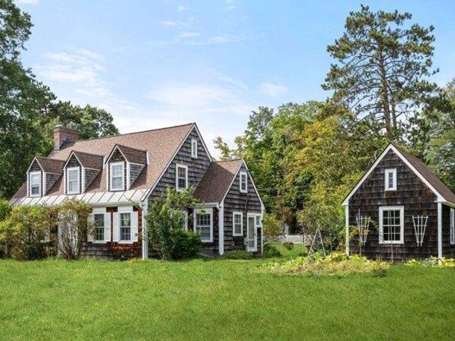House for sale in Case's Corner, Weston