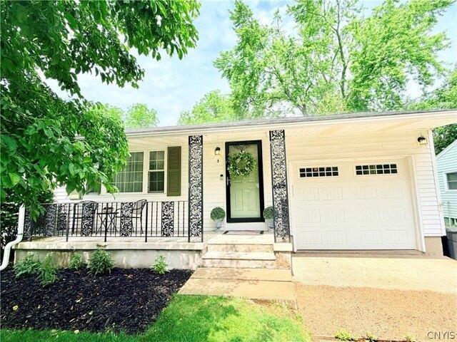 House for sale in Oneida, New York