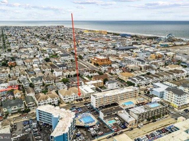 Condo for sale in Wildwood