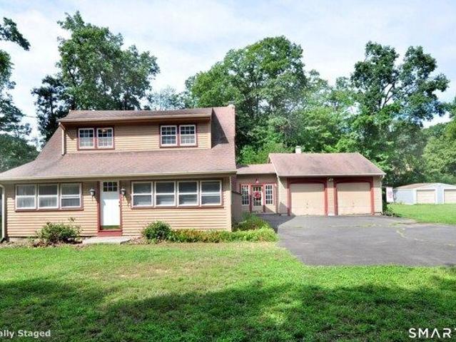 House for sale in Windsor, Capitol Planning Region