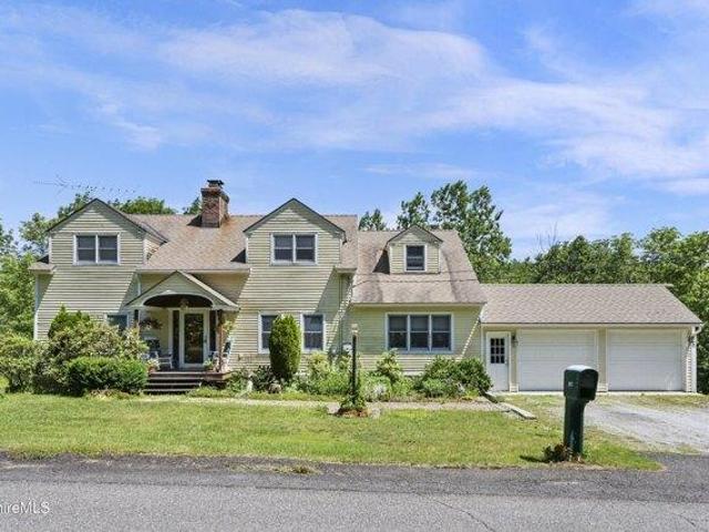 House for sale in East Windsor, Cummington