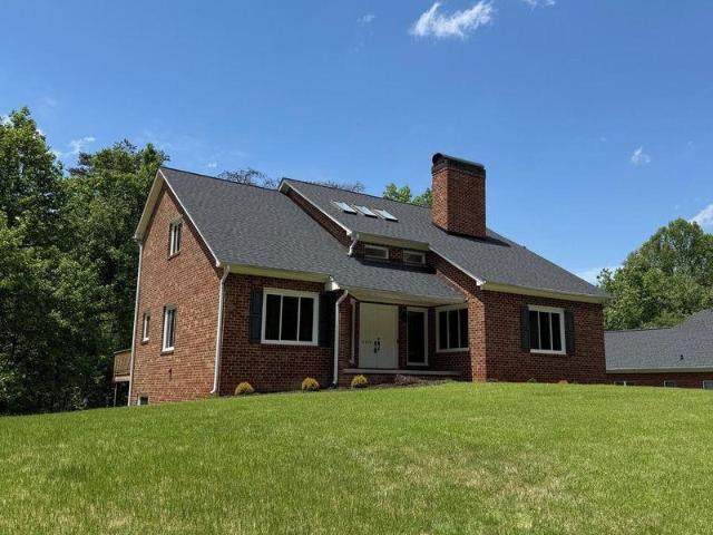 House for sale in Pfafftown, North Carolina