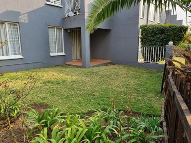 Apartment for rent in Johannesburg Ward 97, Roodepoort