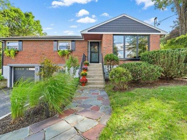 House for sale in Woburn, Middlesex County