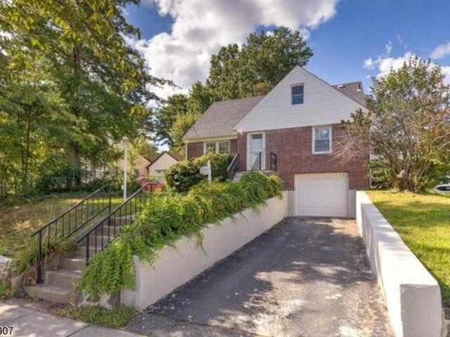 House for sale in Wood Ridge, New Jersey