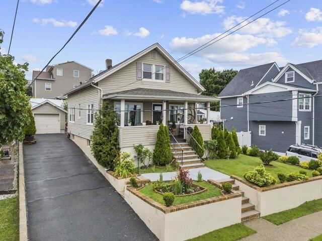 House for sale in Wood Ridge, New Jersey