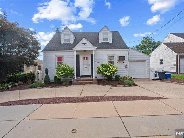 House for sale in Wood Ridge, New Jersey