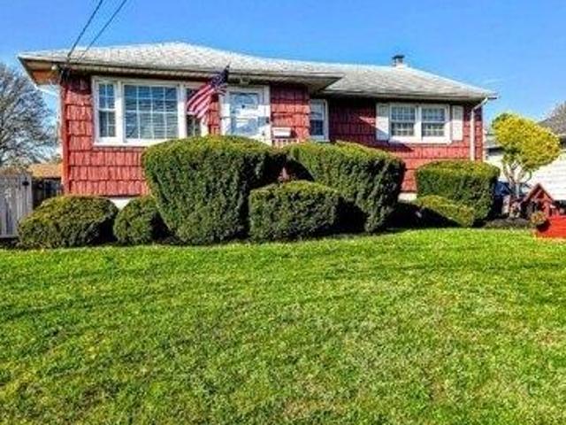 House for sale in Avenel, New Jersey