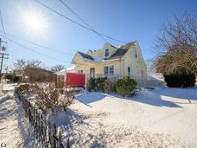 House for sale in Avenel, New Jersey