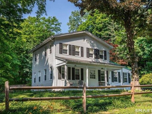 House for sale in Woodbury, Connecticut