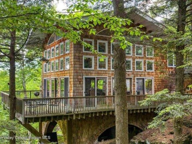 House for sale in Bearsville, New York
