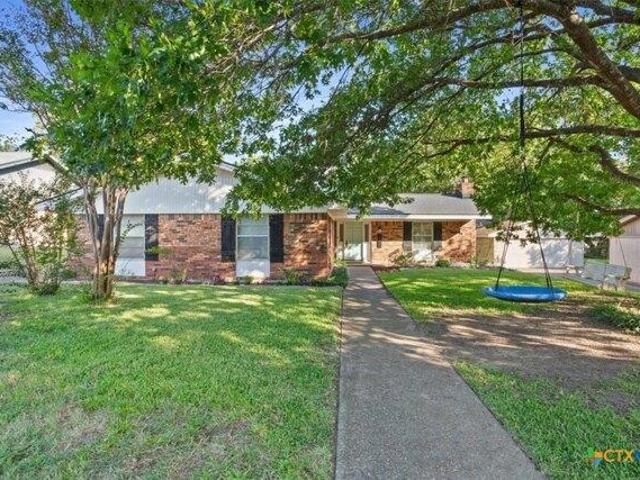 House for sale in Woodway, Texas