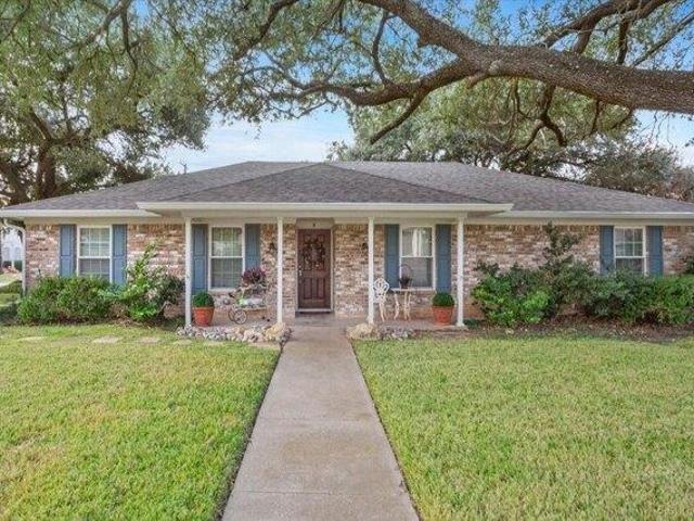 House for sale in Woodway, Texas