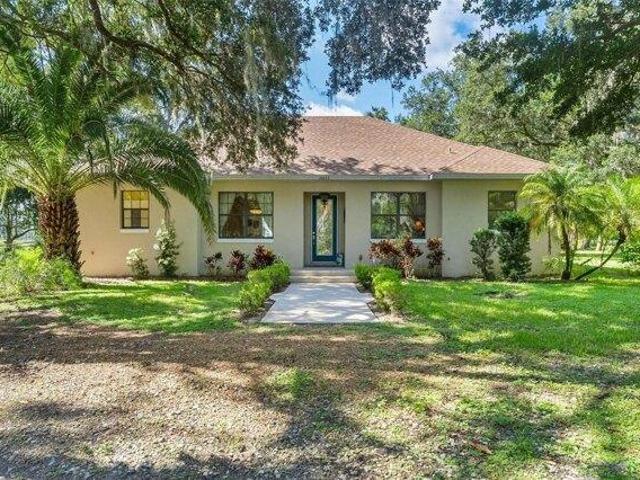 House for sale in Yalaha, Florida