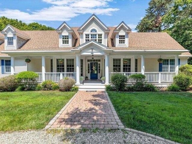 House for sale in Cummaquid Heights, Barnstable