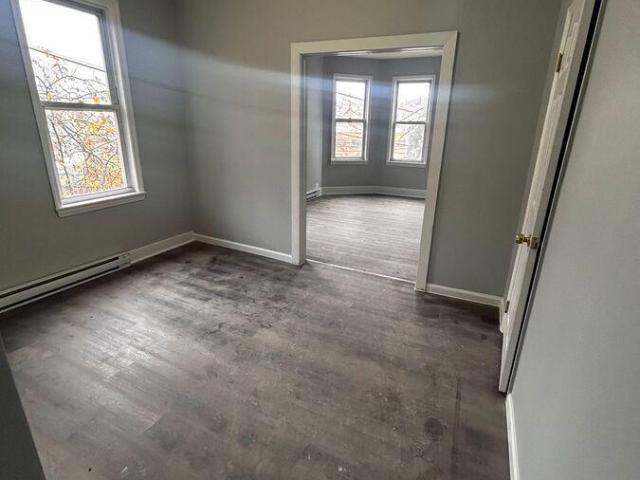 Apartment for rent in Glenwood, New York