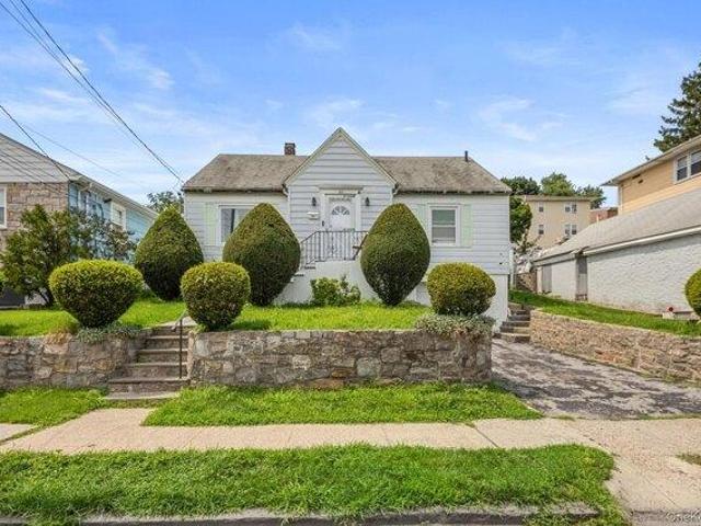 House for sale in Glenwood, New York