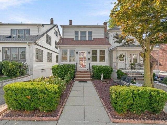 House for sale in The Bronx, Glenwood
