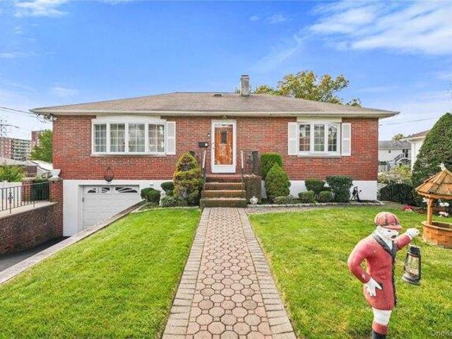 House for sale in Glenwood, New York
