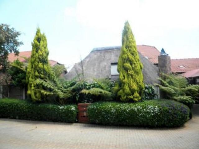 Townhouse for rent in Nooitgedacht, Gauteng